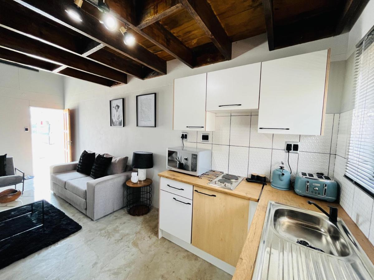 Kates Nest Guesthouse Oshakati Exteriér fotografie